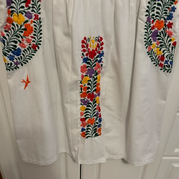 Mi Golondrina Flores blouse, size medium, like new condition. Multicolor - Picture 5 of 5